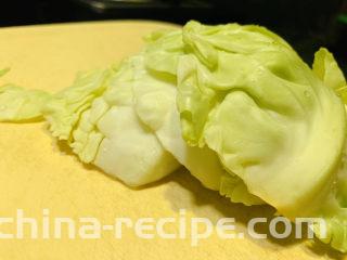 卷心菜炒粉丝,洗净；