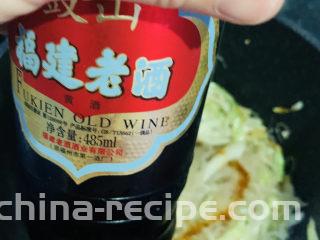 卷心菜炒粉丝,加料酒；