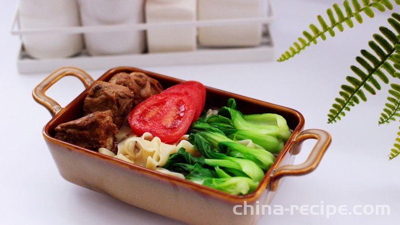 Recipe for Pork Ribs, Vegetables, and Tomato Noodles