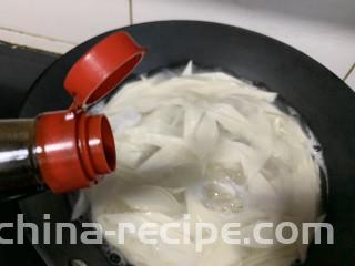 肉丝刀削面,一点生抽