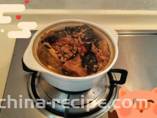 黑木耳肉沫豆腐煲,完成，开盖就可吃啦，可下米饭啦