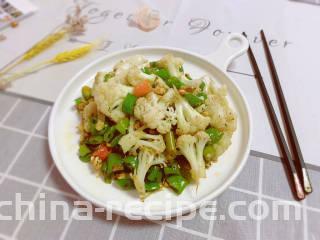 椒盐花菜,装盘