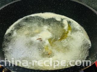 无骨鸡爪,大火煮开，再煮十分钟