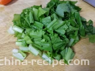 橄榄菜炒饭,小白菜切小段。