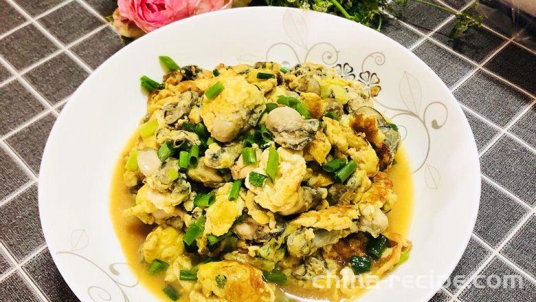 The recipe for stir frying eggs with oysters