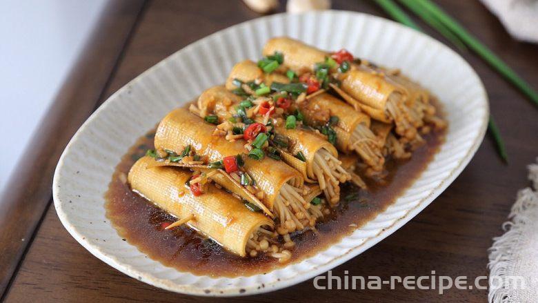 The method of making tofu skin and shiitake mushroom rolls