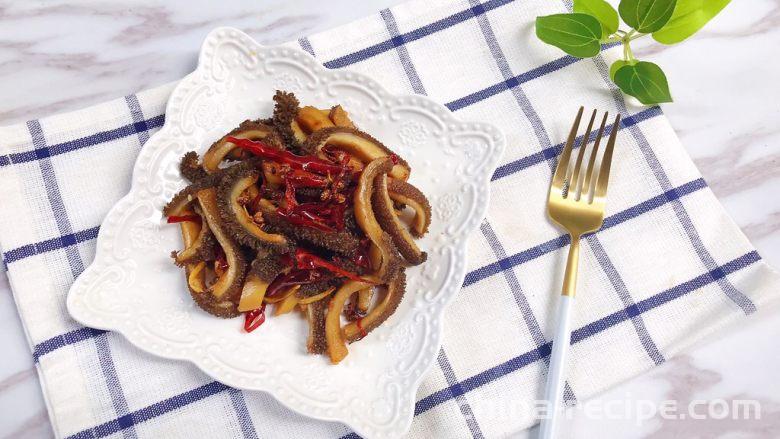 The recipe for spicy and explosive dry stir fried beef tripe