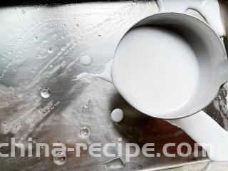 潮汕肠粉,舀一勺米浆