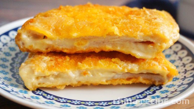 The recipe for bursting golden cheese pork chops