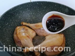 孜然烤琵琶鸭腿,再加入蚝油，生抽。