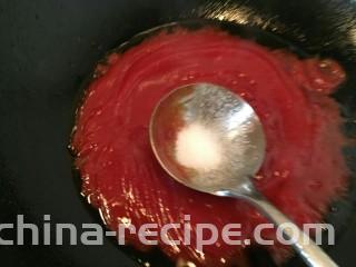 酸甜荔枝里脊肉,少许盐调味。