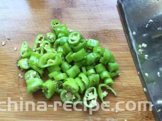 家常炖鲫鱼,青椒切圈