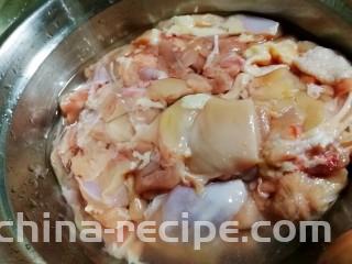 香酥炸鸡块,清水再次洗干净。