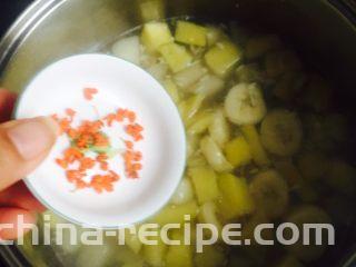 酒酿水果羹,撒桂花