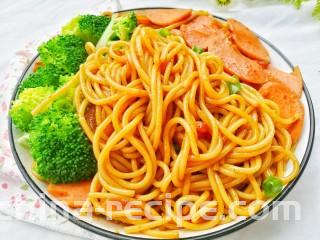 番茄火腿意面,好吃到停不下来。