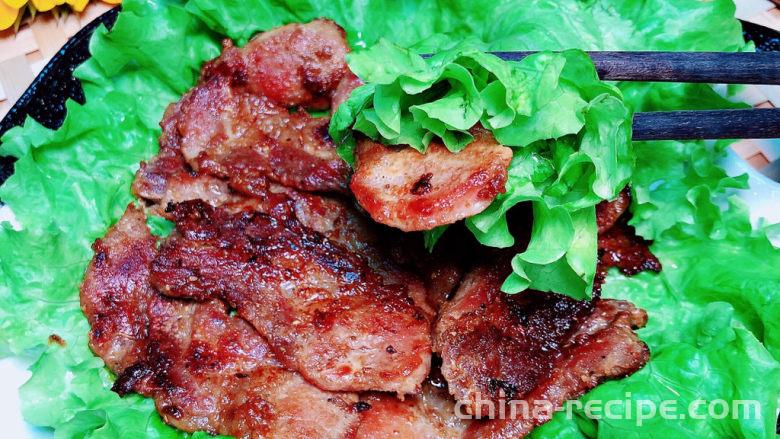 Method for making lettuce rolls with pork belly