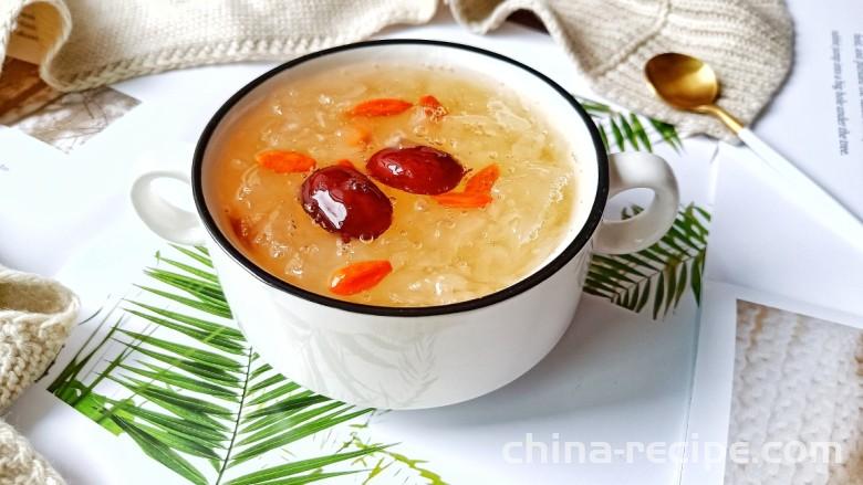 The recipe for Tremella, Lotus Seed, and Red Date Soup