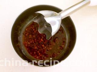 红豆汤圆,取出一半红豆粒和1勺汤汁，用料理机打碎