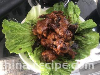 可乐鸡翅根,摆上鸡翅根