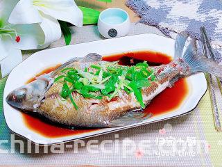 葱油鳊鱼,肉质细腻，嫩极了！
