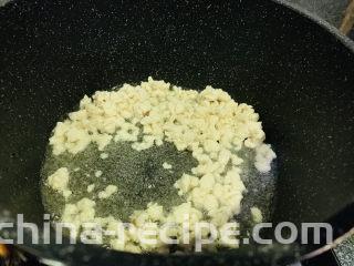老北京炸酱面,鸡胸肉炒变色