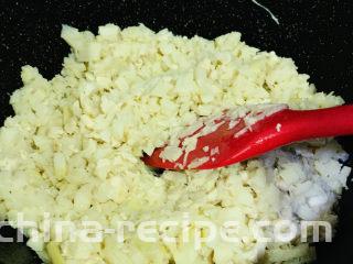 老北京炸酱面,炒香