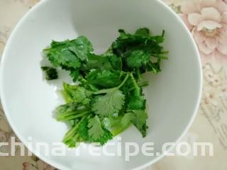 牡蛎鱿鱼粥,香菜切段