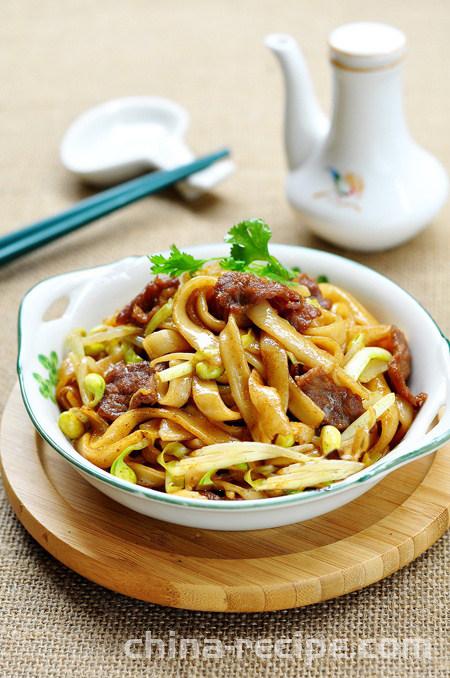 Guangdong style Beef chow fun