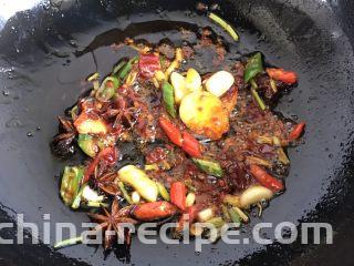 红烧啤酒鸡块,炒出红油