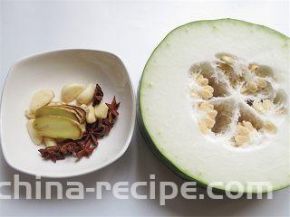猪肉炖冬瓜粉条,准备好其他食材