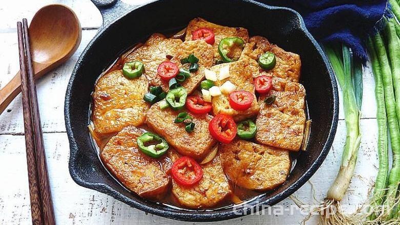 The recipe for Sichuan spicy braised tofu
