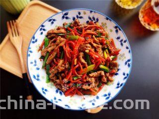 胡萝卜炒牛肉丝,家常下饭菜！