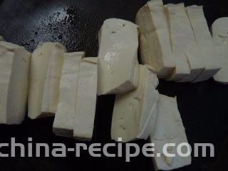 川辣红烧豆腐,豆腐切厚片