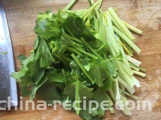 家常鸡公煲,芹菜切段