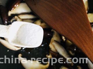 香菇炒油菜,少许盐