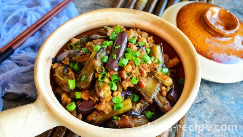 Recipe for sauce fried minced meat and eggplant pot