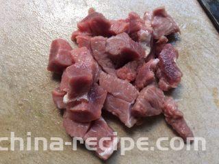 番茄土豆炖牛肉,牛肉切小块