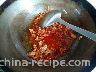 香辣肉沫豆腐,和肉沫一起翻炒均匀