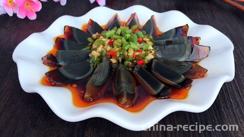 How to make spicy Century egg with cold sauce