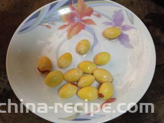 黄芪红枣土鸡汤,白果去皮
