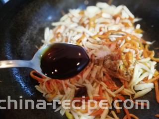 多彩素炒杏鲍菇,一大勺蚝油。