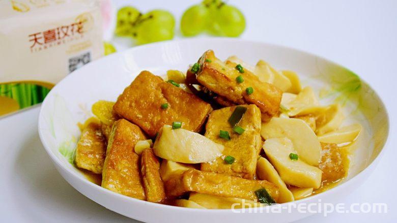 The recipe for mushroom stewed tofu