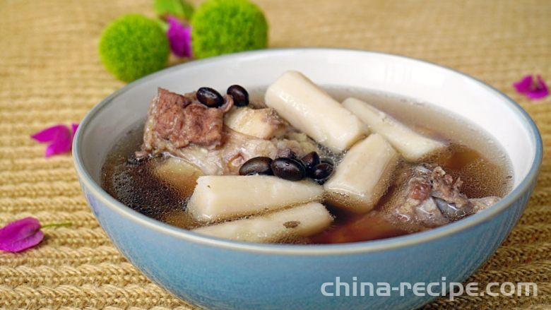 The method of making yam and black bean nourishing soup