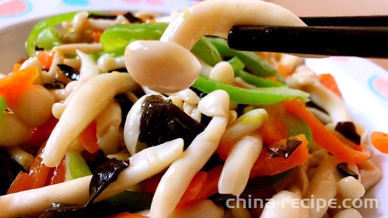 The method of stir frying white jade mushrooms
