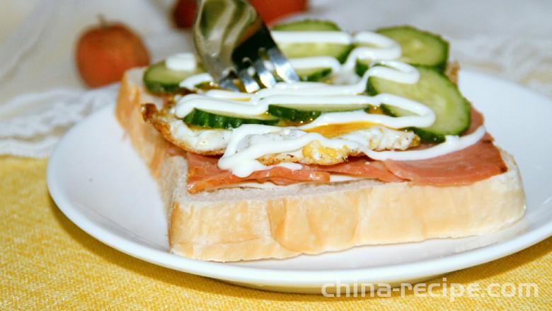 The recipe for fried egg bacon sandwich