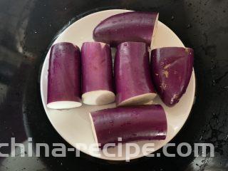 酱汁烧茄子,上蒸锅大火蒸熟