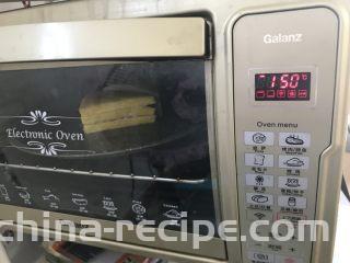 黄金三明治,入预热好的烤箱烤箱150度