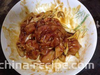 吐司魔方披萨,抓匀腌制20分钟