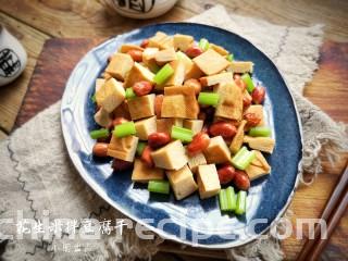 花生米拌豆腐干,成品。
