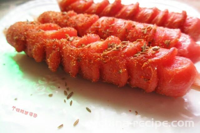 The method of making crispy cumin sausage